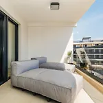 Luxury Residences By Belmont Realty Lägenhet
