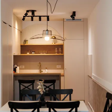 Luxury Residences By Belmont Realty Apartment *