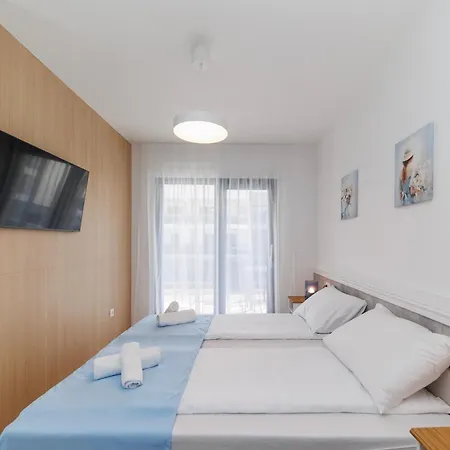 Luxury Residences By Belmont Realty Apartament