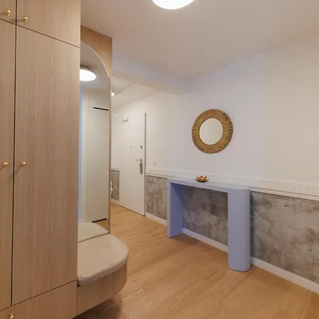 Apartman Luxury Residences By Belmont Realty