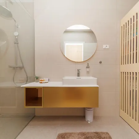 Luxury Residences By Belmont Realty Apartman