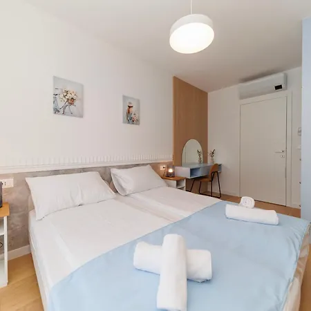 Luxury Residences By Belmont Realty Apartman