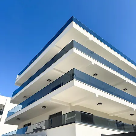 Daire Luxury Residences By Belmont Realty