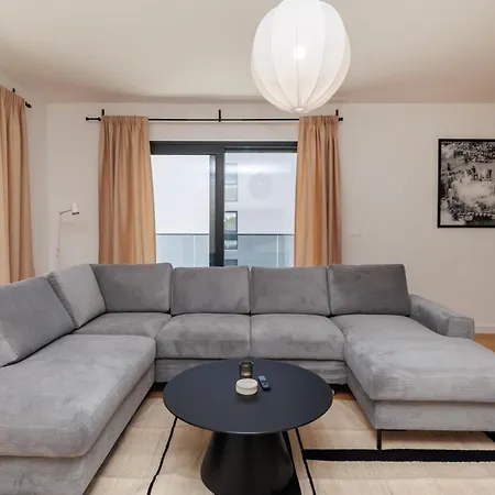 Luxury Residences By Belmont Realty Апартаменты