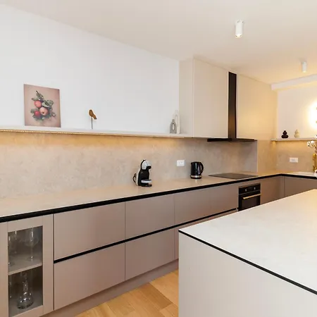 Luxury Residences By Belmont Realty Apartman *